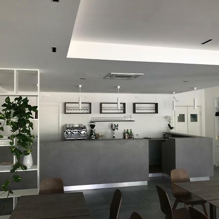 The Riverside Suite Мира Екстериор снимка