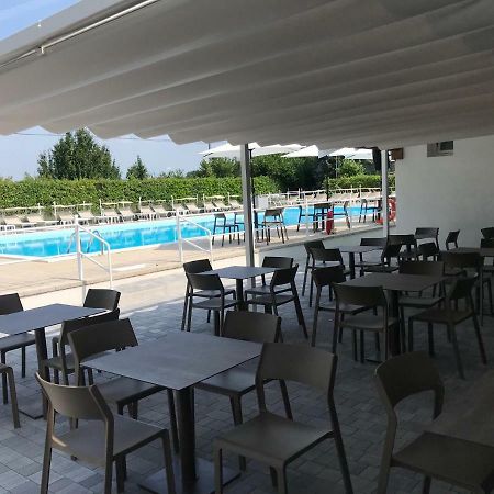 The Riverside Suite Мира Екстериор снимка