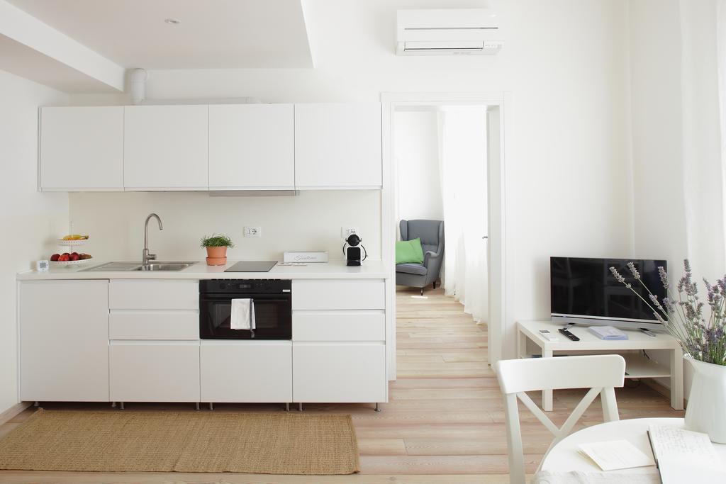 The Riverside Suite Мира Екстериор снимка
