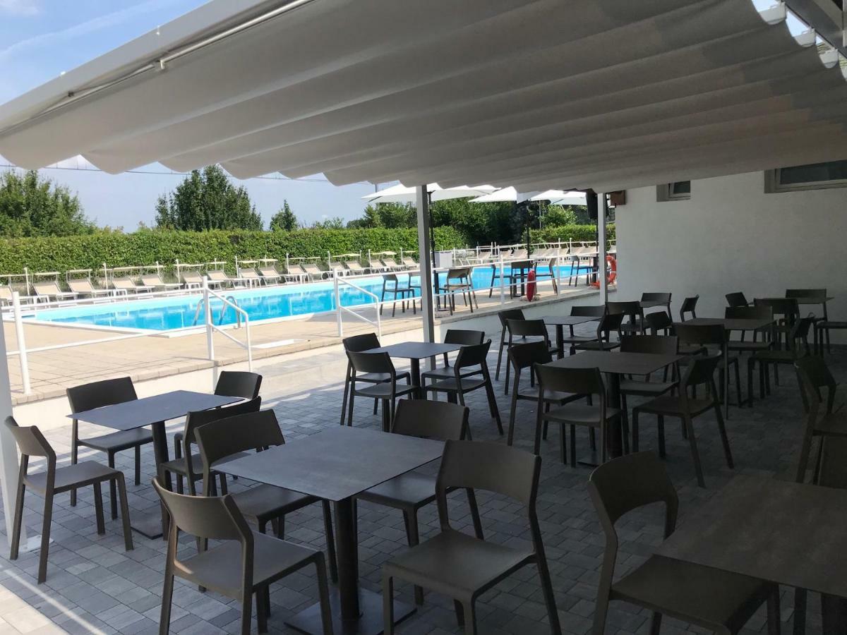 The Riverside Suite Мира Екстериор снимка